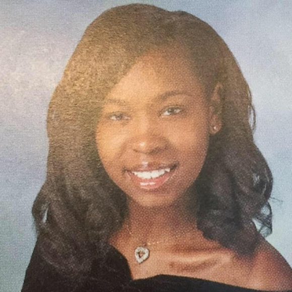 Meet your Posher, Nia - Picture 1 of 1